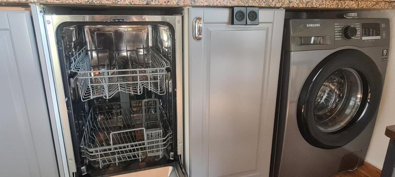 Beautiful House In Stunning Nature, 22 Minutes From Beaches, 5 Minutes To Lake, Air Condition Cool And Heat, And Very Fast Internet In All Rooms, Dishwasher, Washing Machine And Induction Cooking Сілвеш Екстер'єр фото